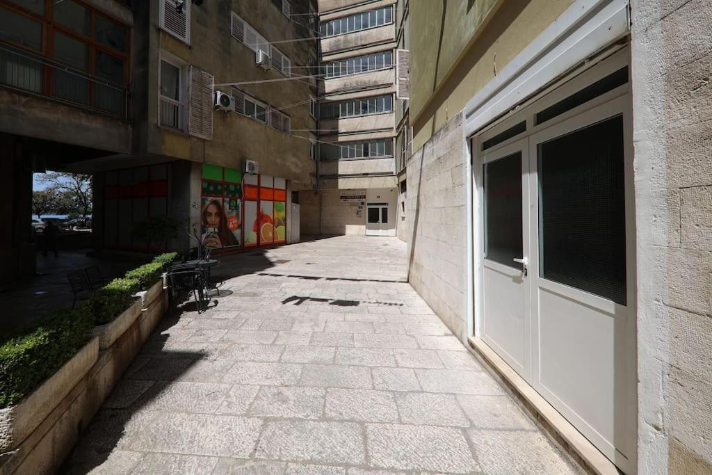 “Minipalais” Apartment In The Heart Of Zara Esterno foto